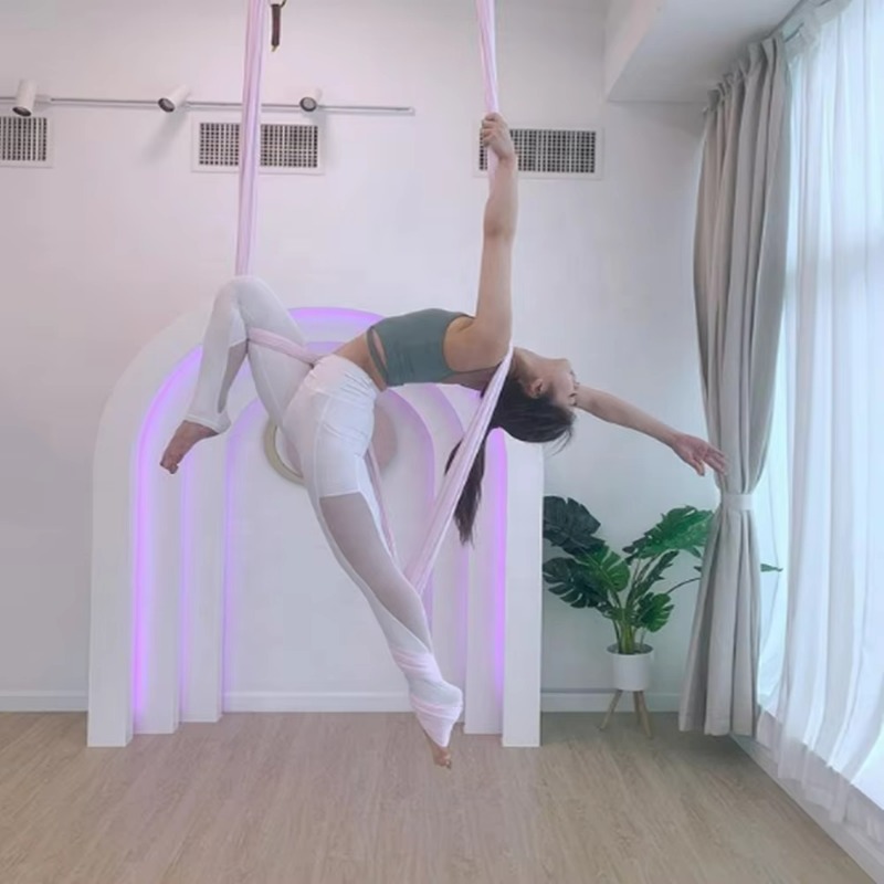 Yoga Swing Aerial - 8メートルプロ仕様ブラックエアリアルフィットネストラピーズフライングアンチグラビティインバージョンエアリアルヨガハンモックスイング耐久性のあるナイロン