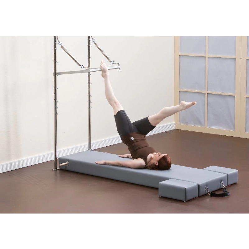 Yoga Health & Fitness Center - 工場直販調整可能な木製ピラティスリフォーマー業務用健康ピラティストレーニングベッド（ヨガ用）